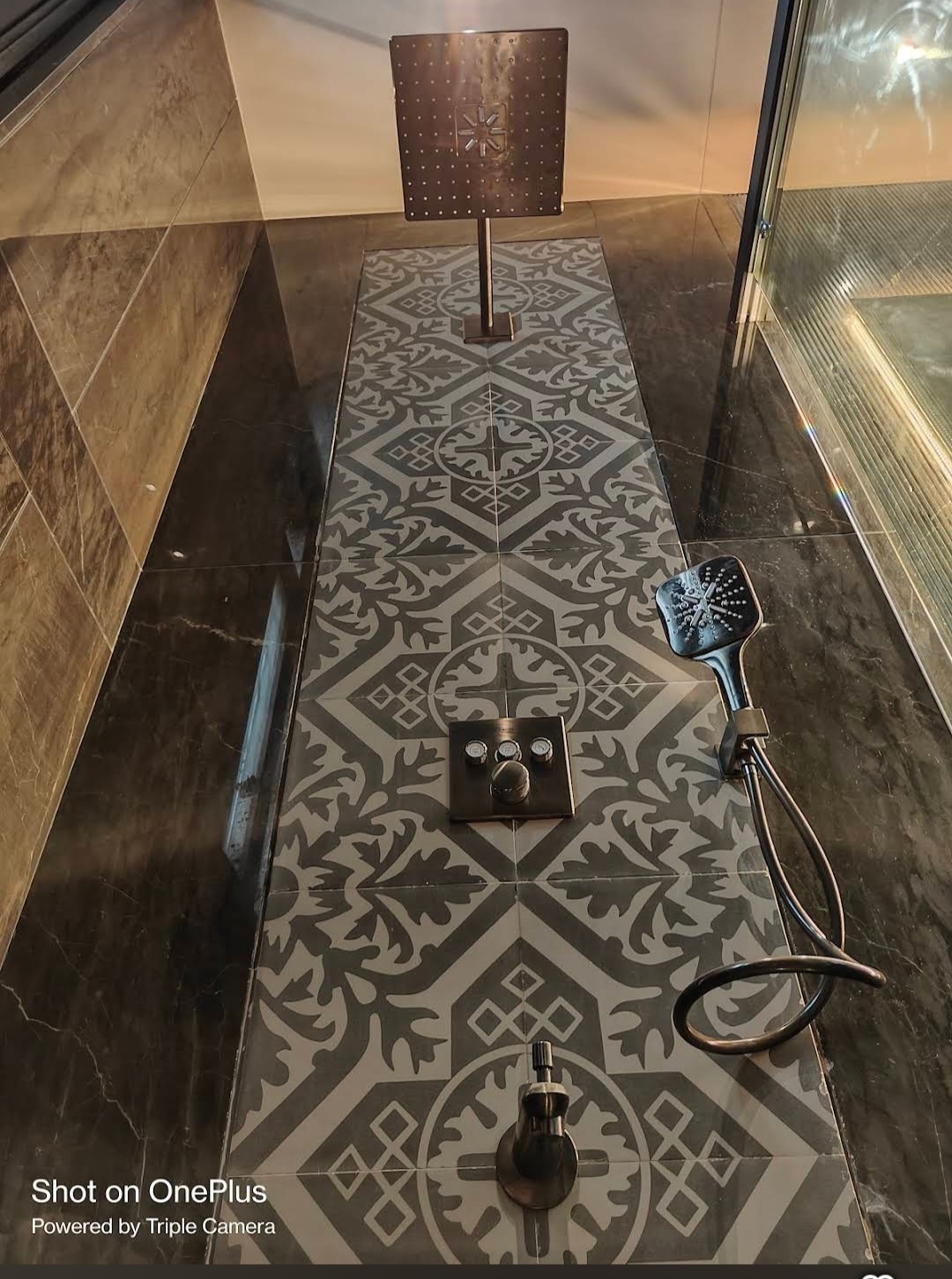 Shower enclosure